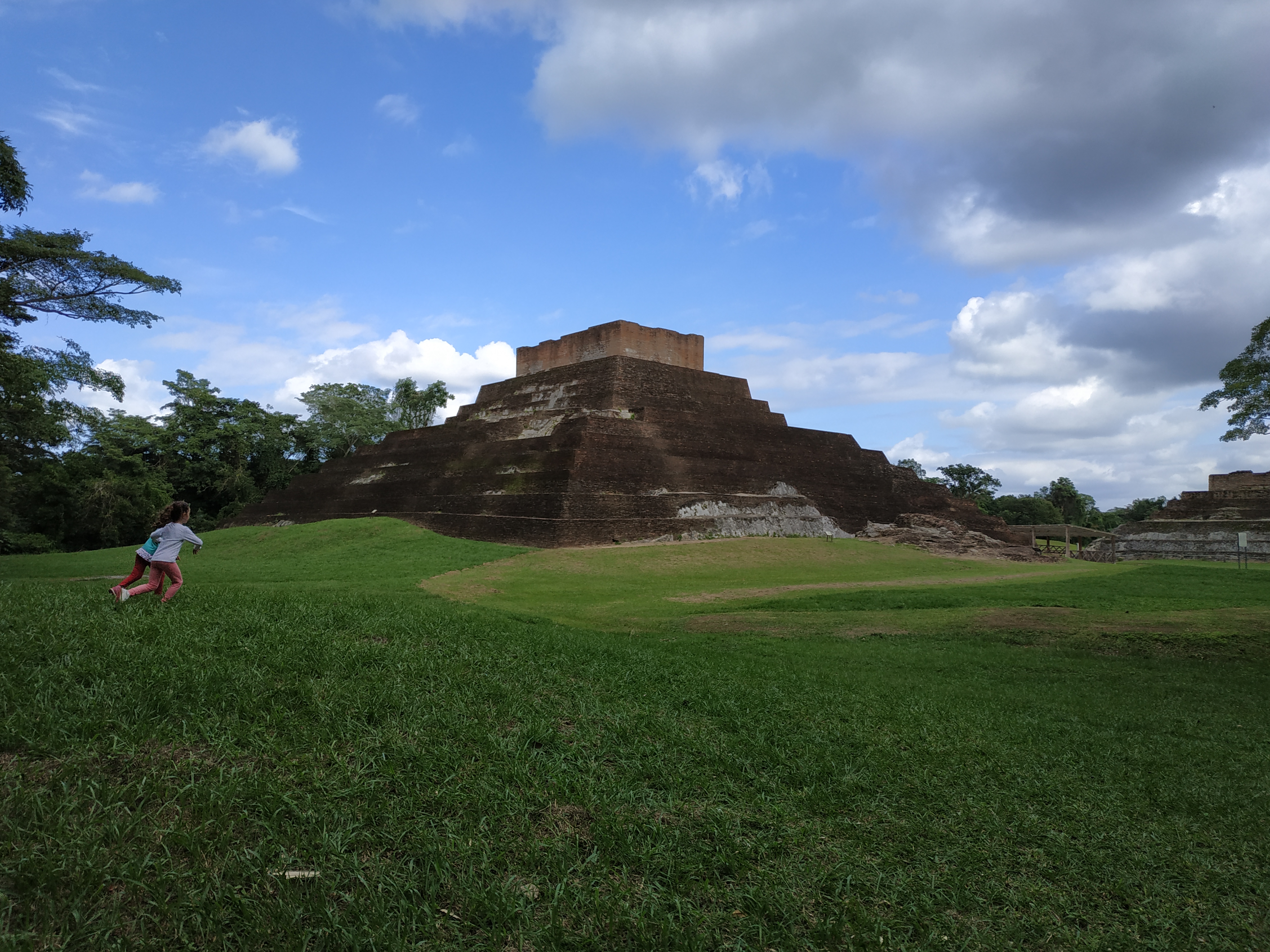 pyramide comalcalco